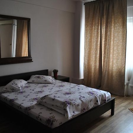Vogue Hostel Bucarest Extérieur photo