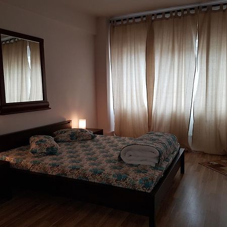 Vogue Hostel Bucarest Extérieur photo