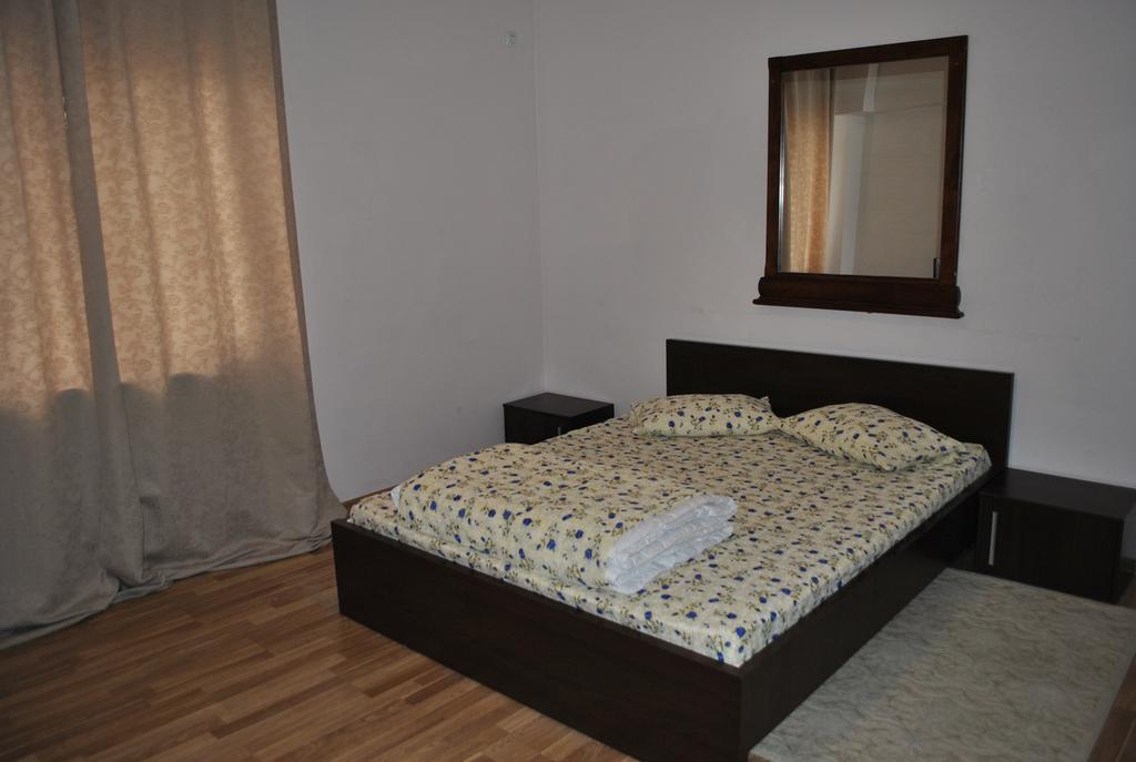 Vogue Hostel Bucarest Extérieur photo