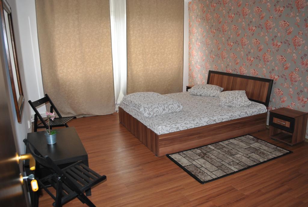 Vogue Hostel Bucarest Extérieur photo