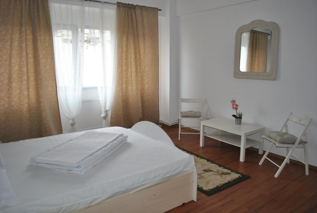 Vogue Hostel Bucarest Extérieur photo