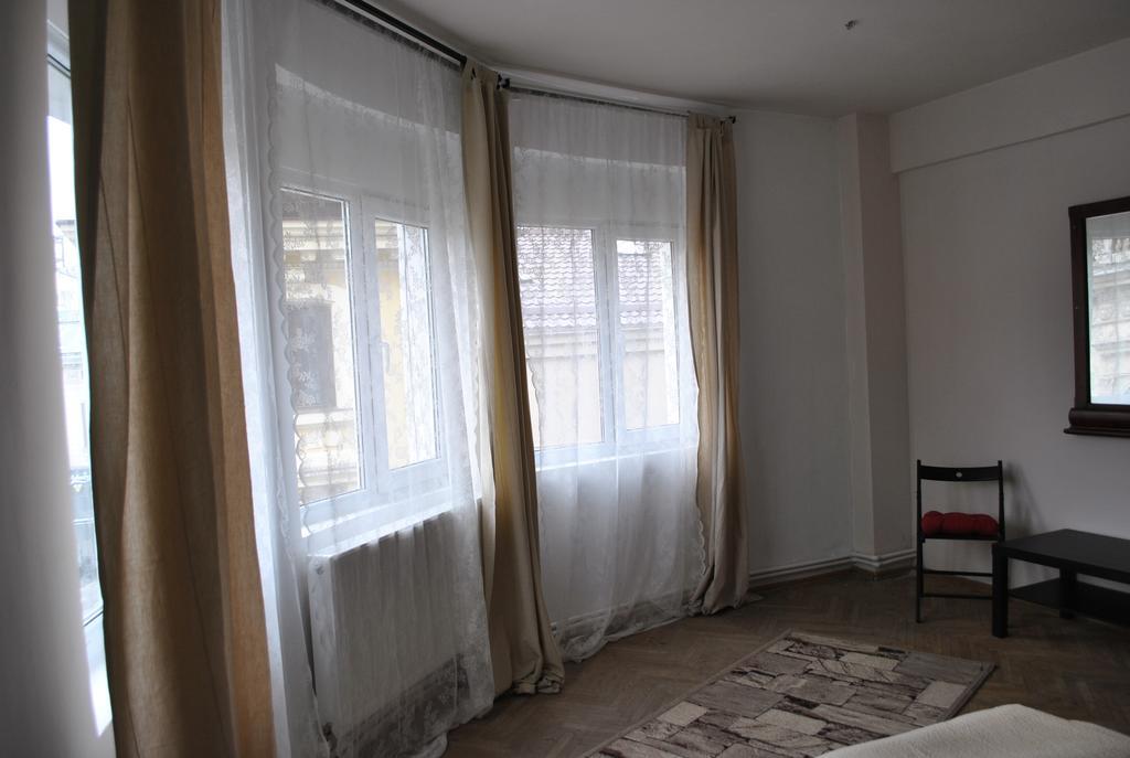 Vogue Hostel Bucarest Extérieur photo