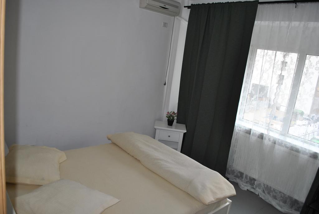 Vogue Hostel Bucarest Extérieur photo