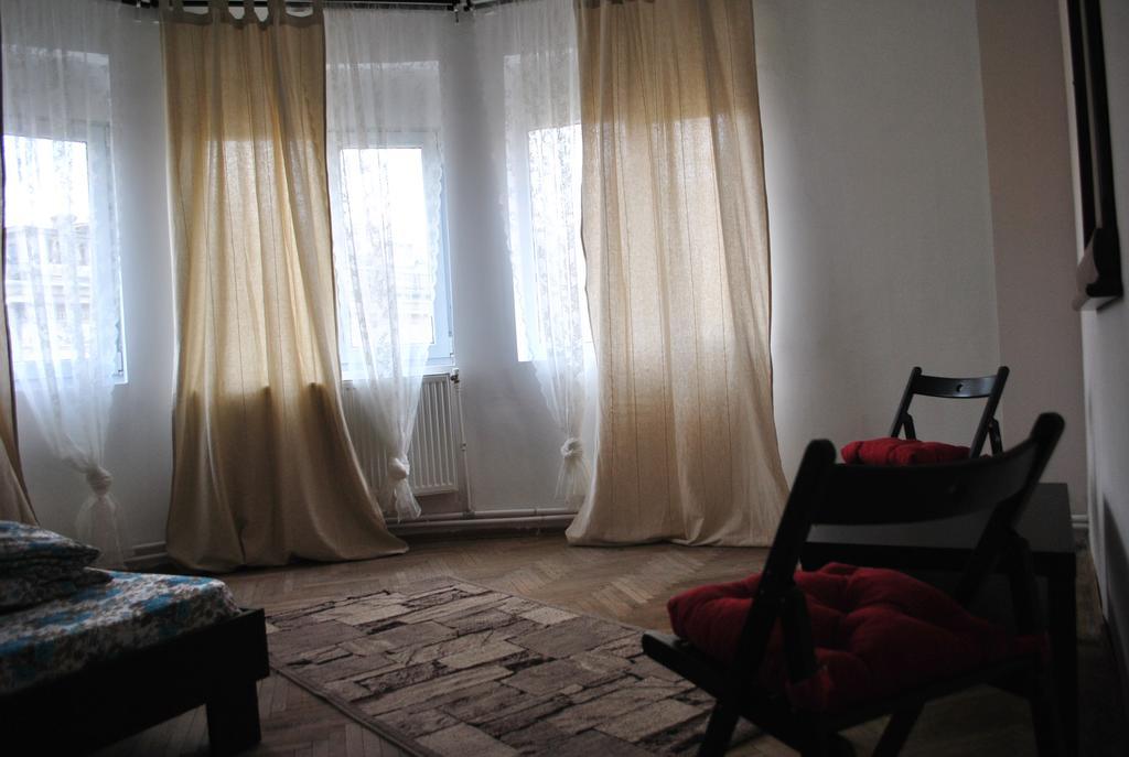 Vogue Hostel Bucarest Extérieur photo