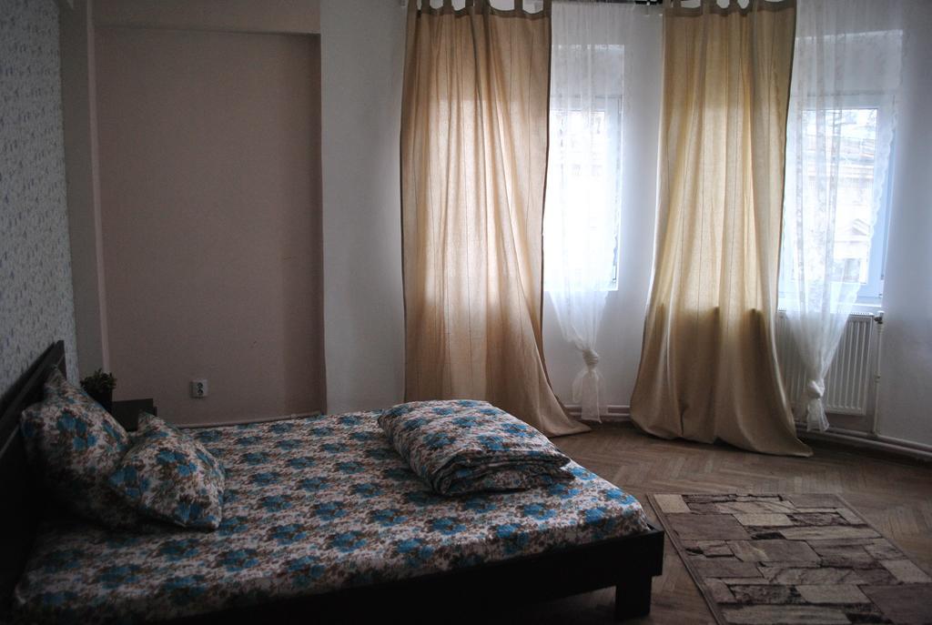Vogue Hostel Bucarest Extérieur photo