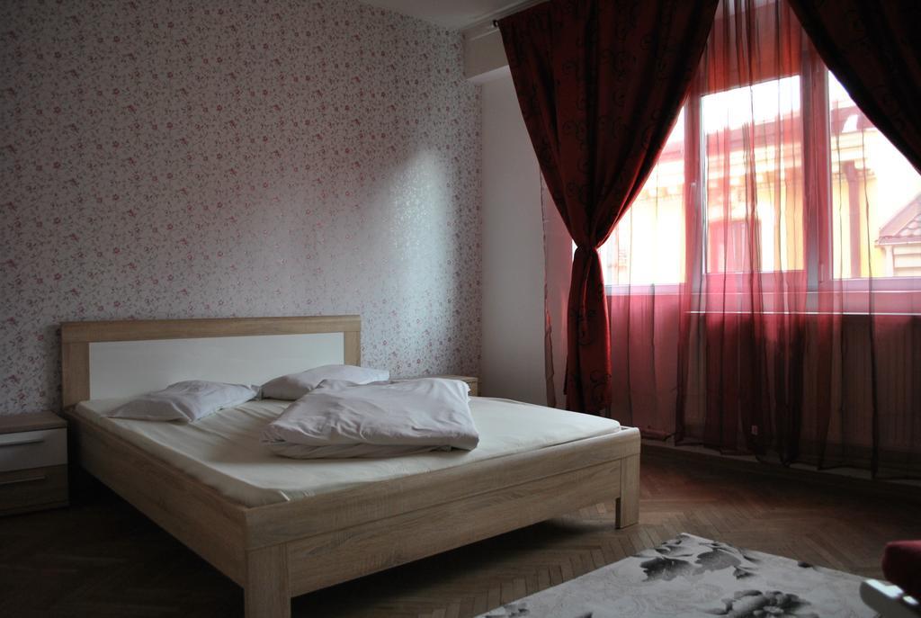 Vogue Hostel Bucarest Extérieur photo