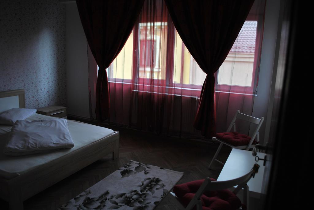 Vogue Hostel Bucarest Extérieur photo