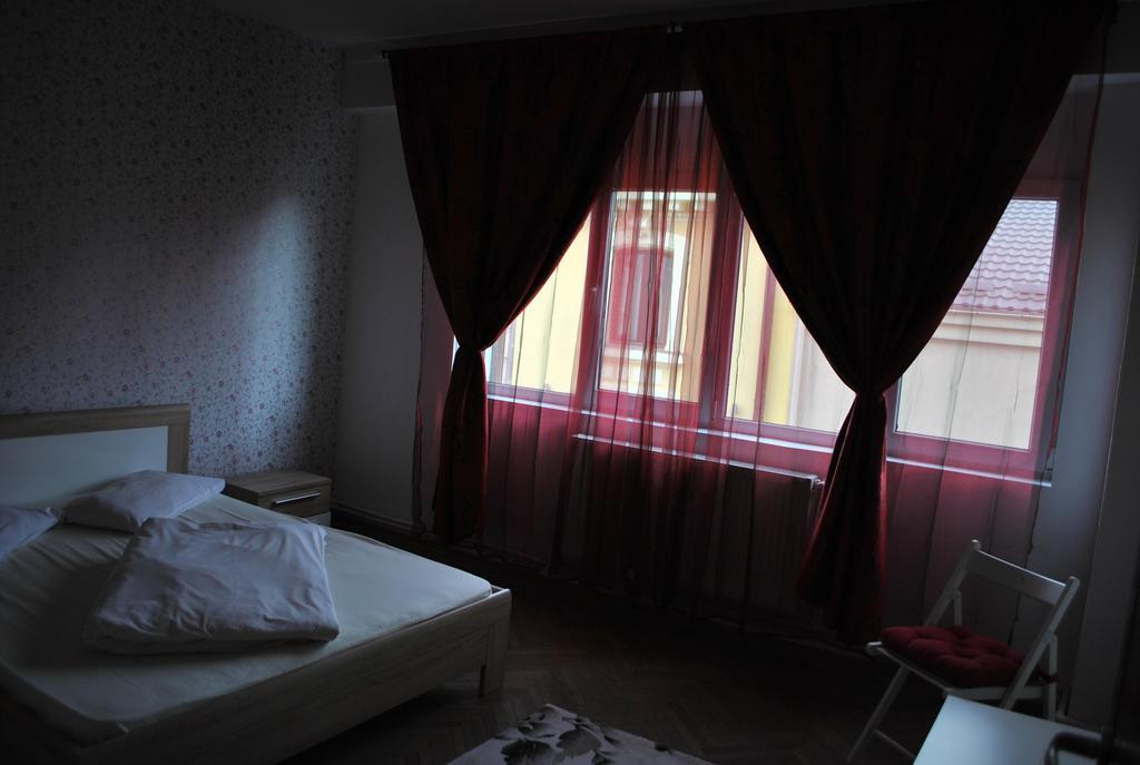 Vogue Hostel Bucarest Extérieur photo