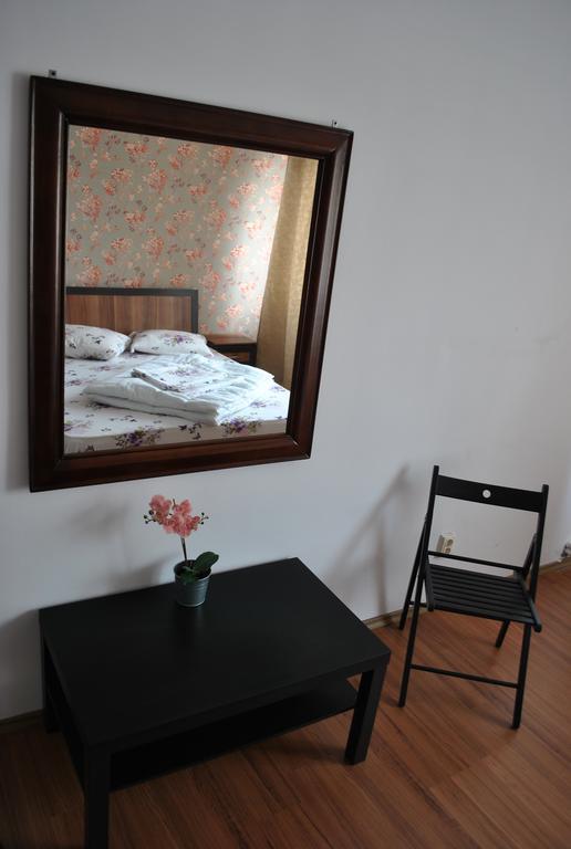 Vogue Hostel Bucarest Extérieur photo